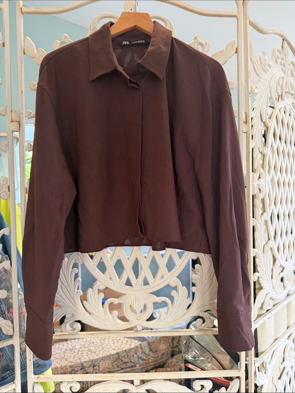 ZARA Cropped Button-Front Shirt in Dark Brown